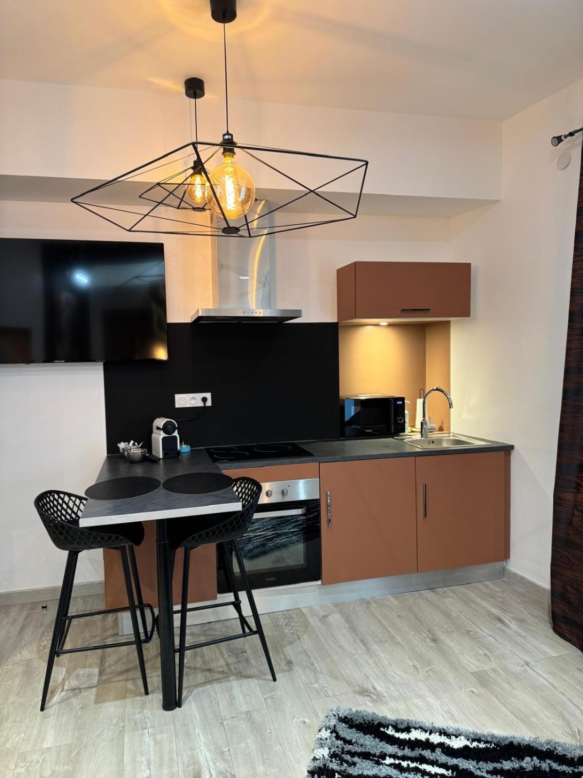 King Apartment *
